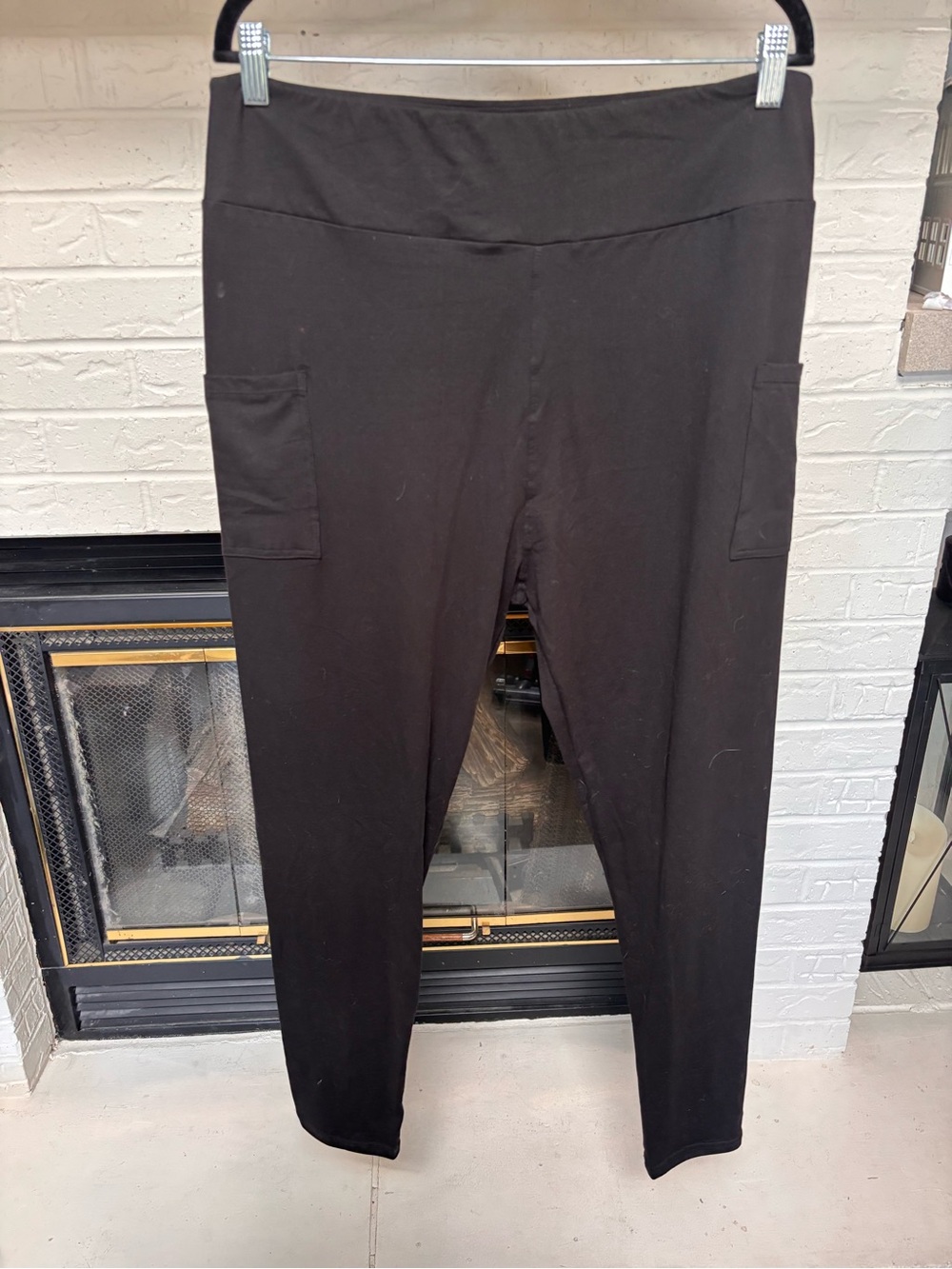 Everyday Black Pocket Leggings with High Waist